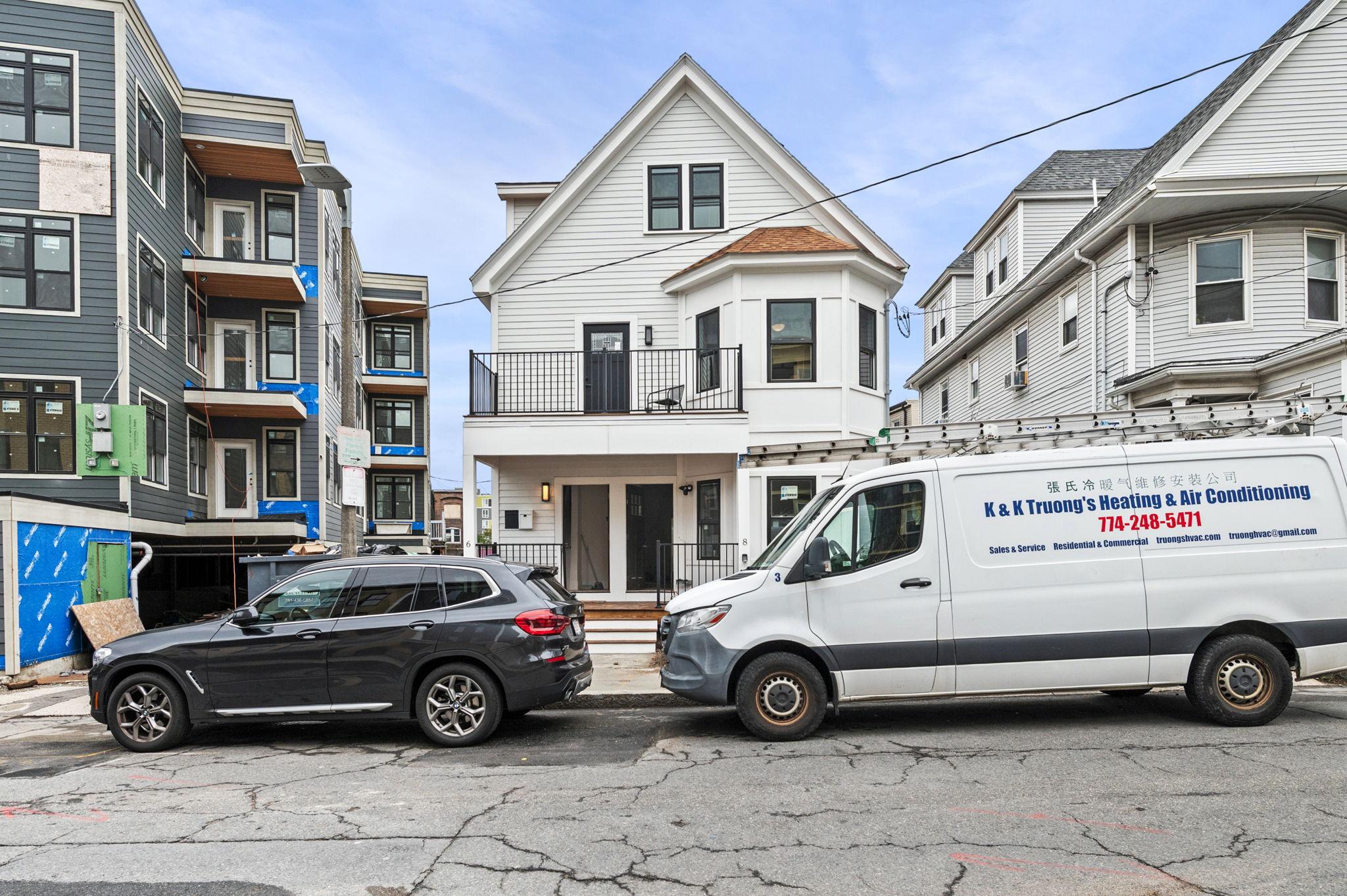 Boston Second-Floor Condo — photo 2 of 64