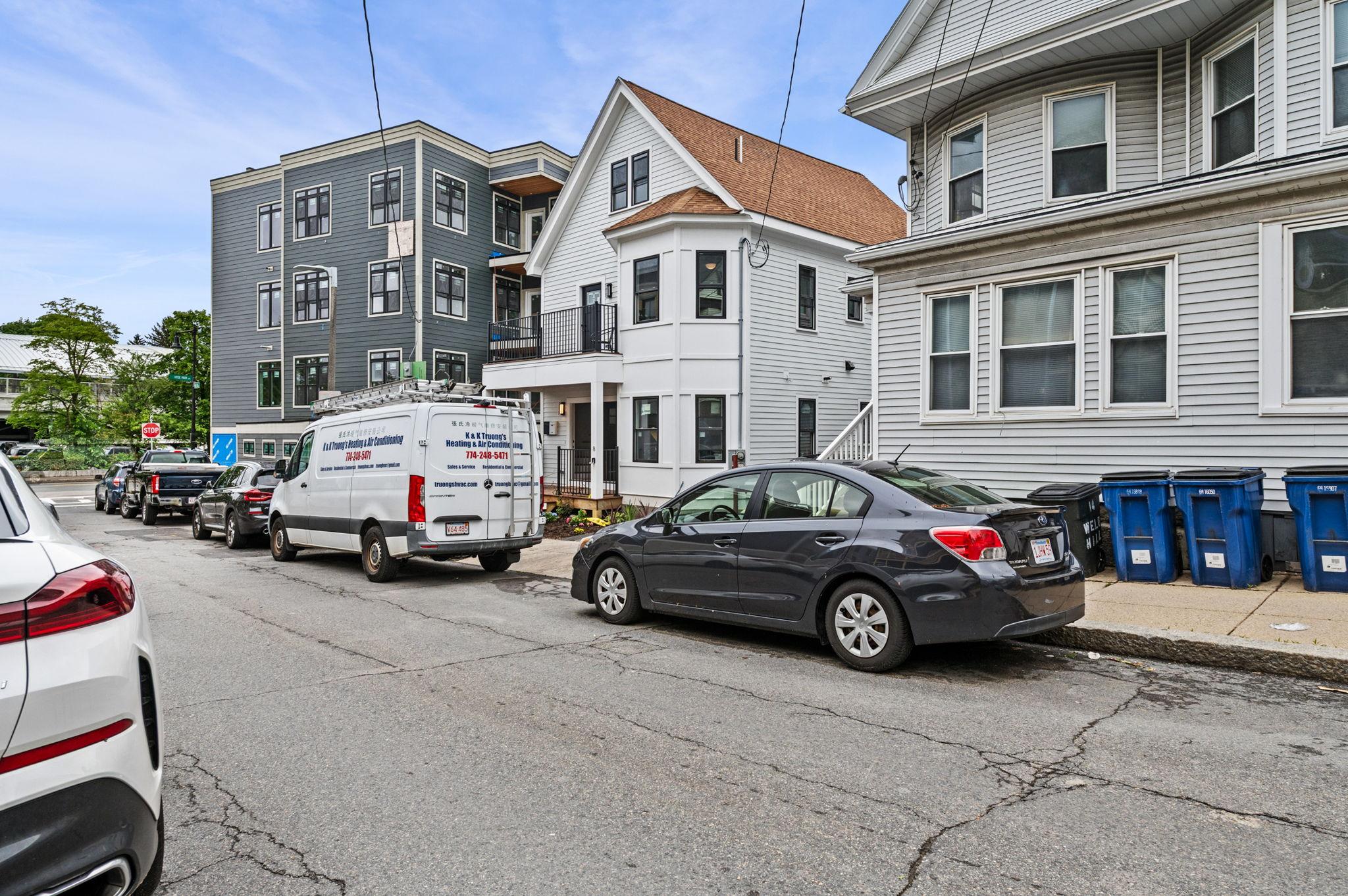 Boston Second-Floor Condo — photo 4 of 64